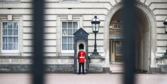 london emoji guardsman